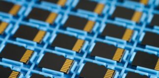 Czym jest karta pamięci microSD i do czego może się przydać